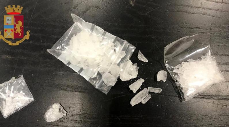 Cresce lo spaccio di shaboo: ecco cos’è la droga che arriva dalle Filippine