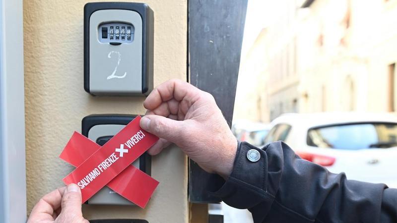 Firenze, la giunta Funaro vara il divieto di keybox per affitti brevi. Ecco quando dovrebbe scattare l’obbligo di rimozione