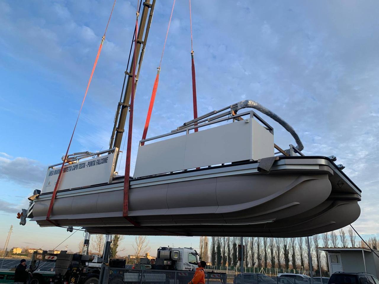 Santa Teresa, all’Amp di Capo Testa il primo catamarano totalmente elettrico