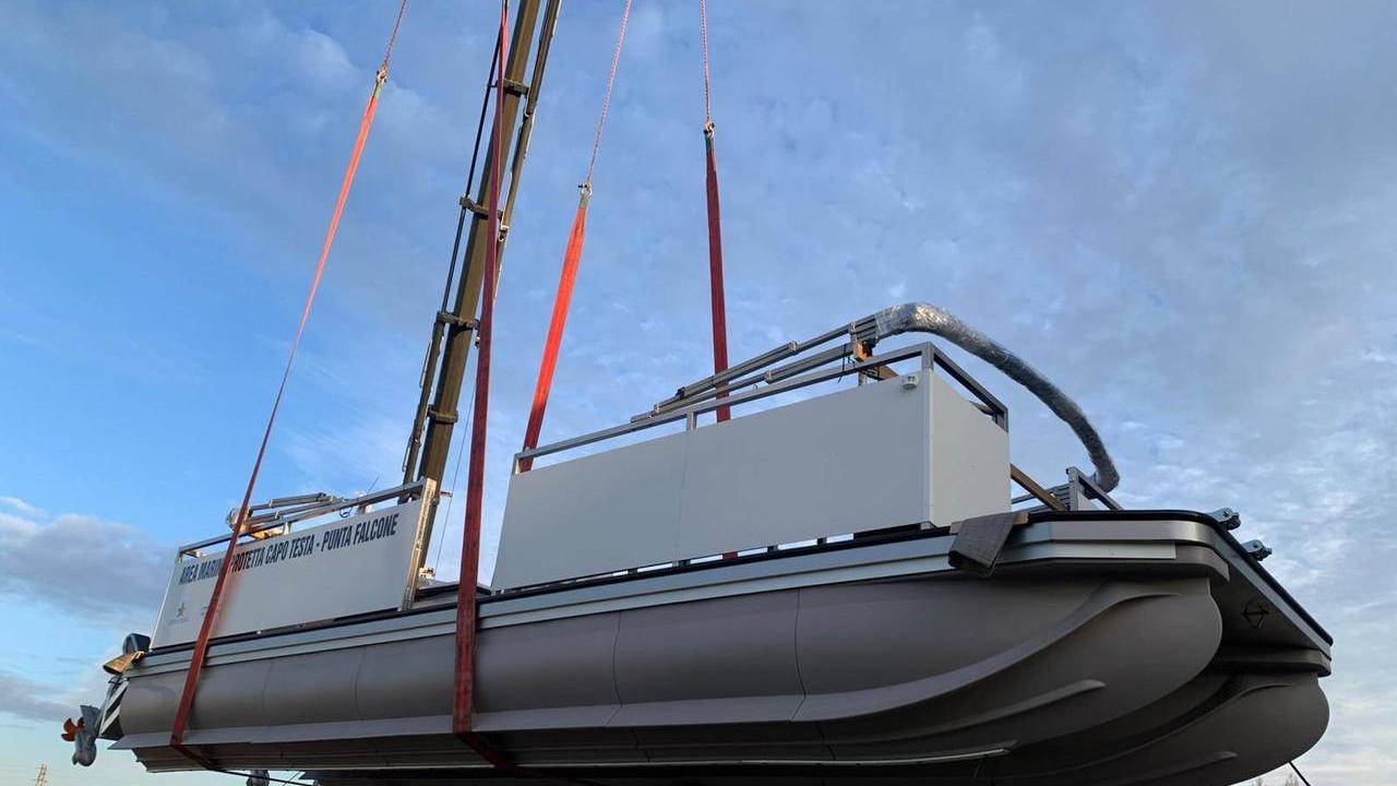 Santa Teresa, all’Amp di Capo Testa il primo catamarano totalmente elettrico