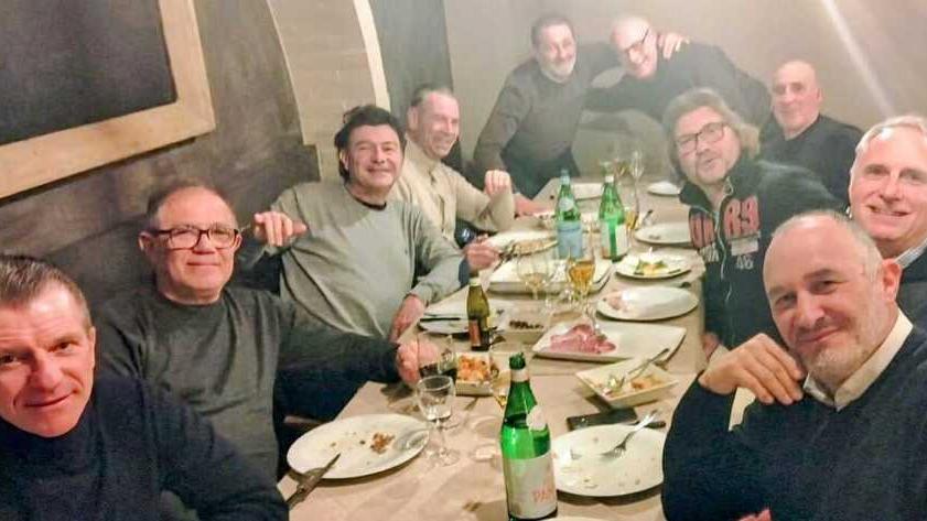 La foto di gruppo degli ex giocatori