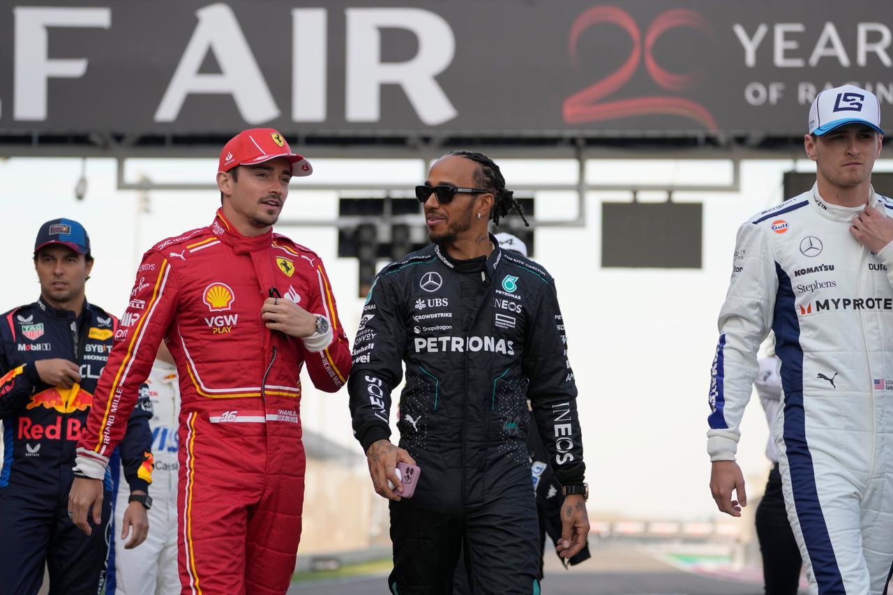 
	Charles Leclerc e Lewis Hamilton, compagni di squadra alla Ferrari

