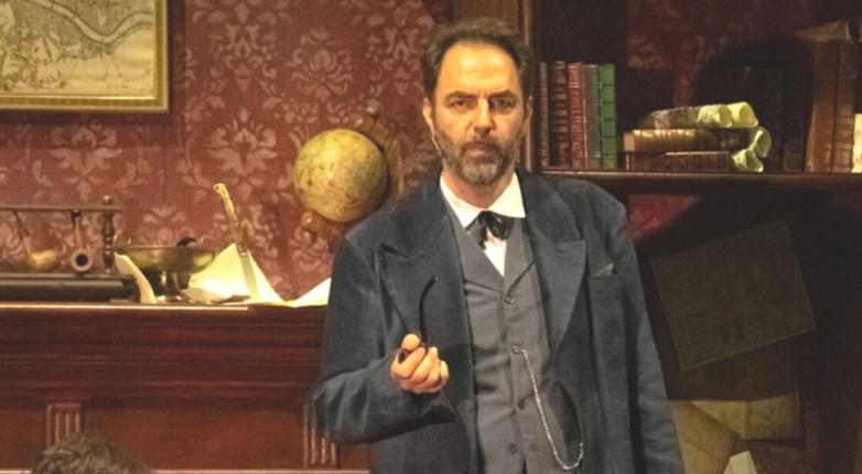 
	Neri Marcor&egrave; &egrave; Sherlock Holmes

