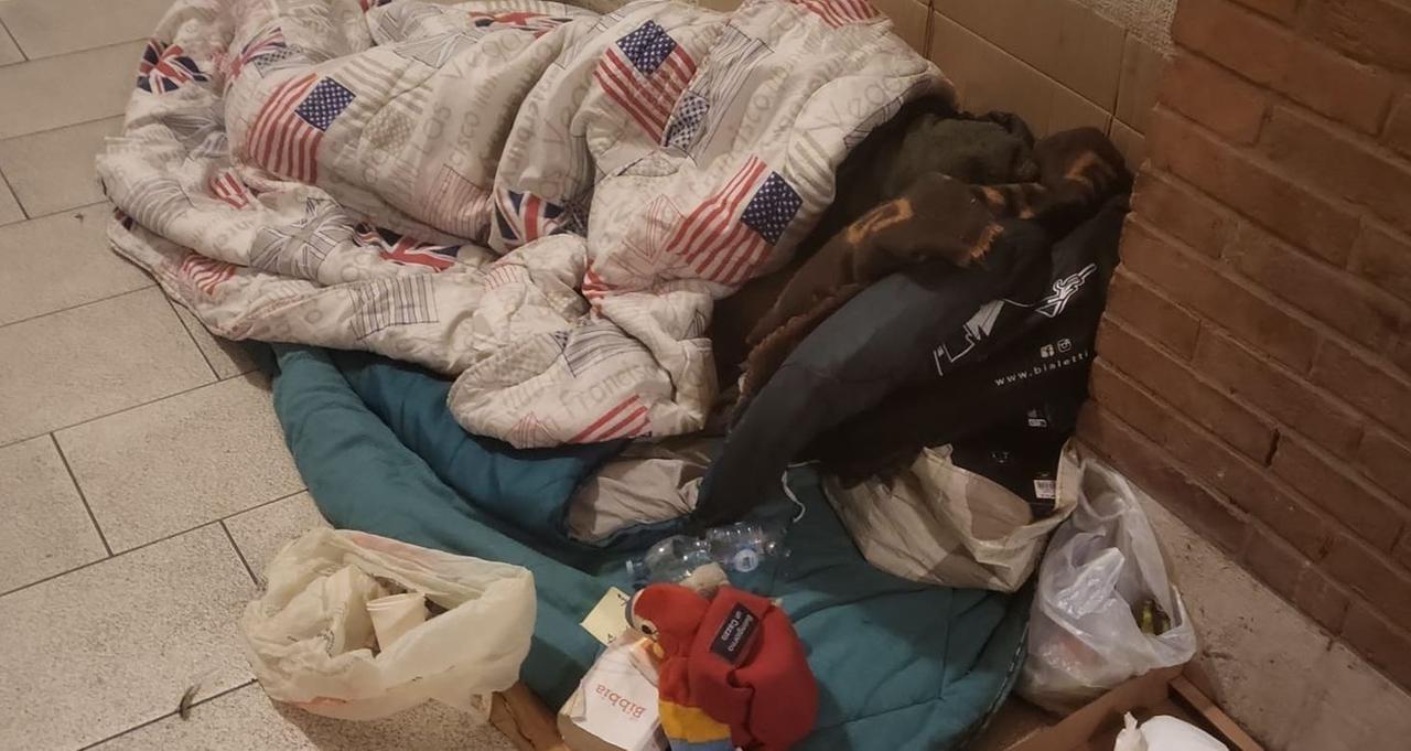 Ai margini della via e della vita: una notte coi senzatetto di Ferrara