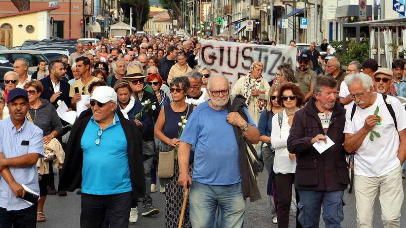 La manifestazione in via Coppino per il 52enne morto