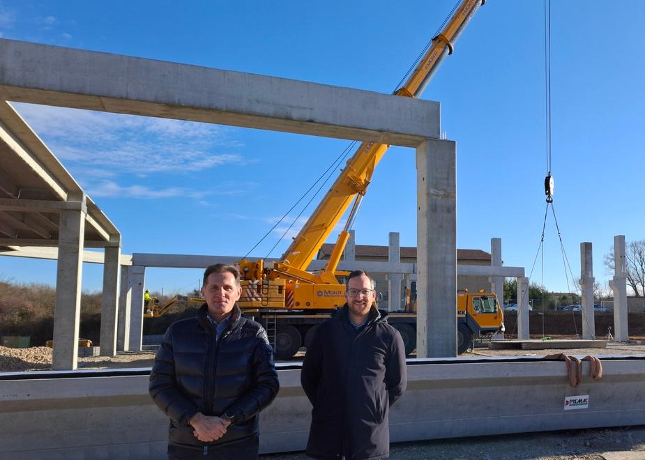 Pitigliano, il cantiere della Coop entra nel vivo: prefabbricato, iniziato il montaggio