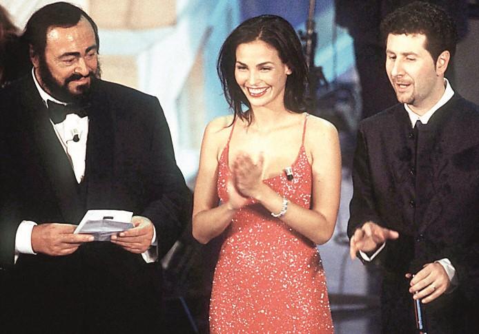 
	Luciano Pavaortti, In&eacute;s Sastre e Fabio Fazio

