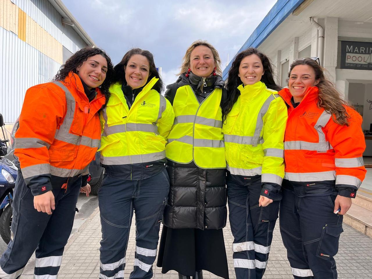 “Portuali e marittime, perché no? La disparità di genere nei porti italiani”, il libro scritto da Barbara Bonciani