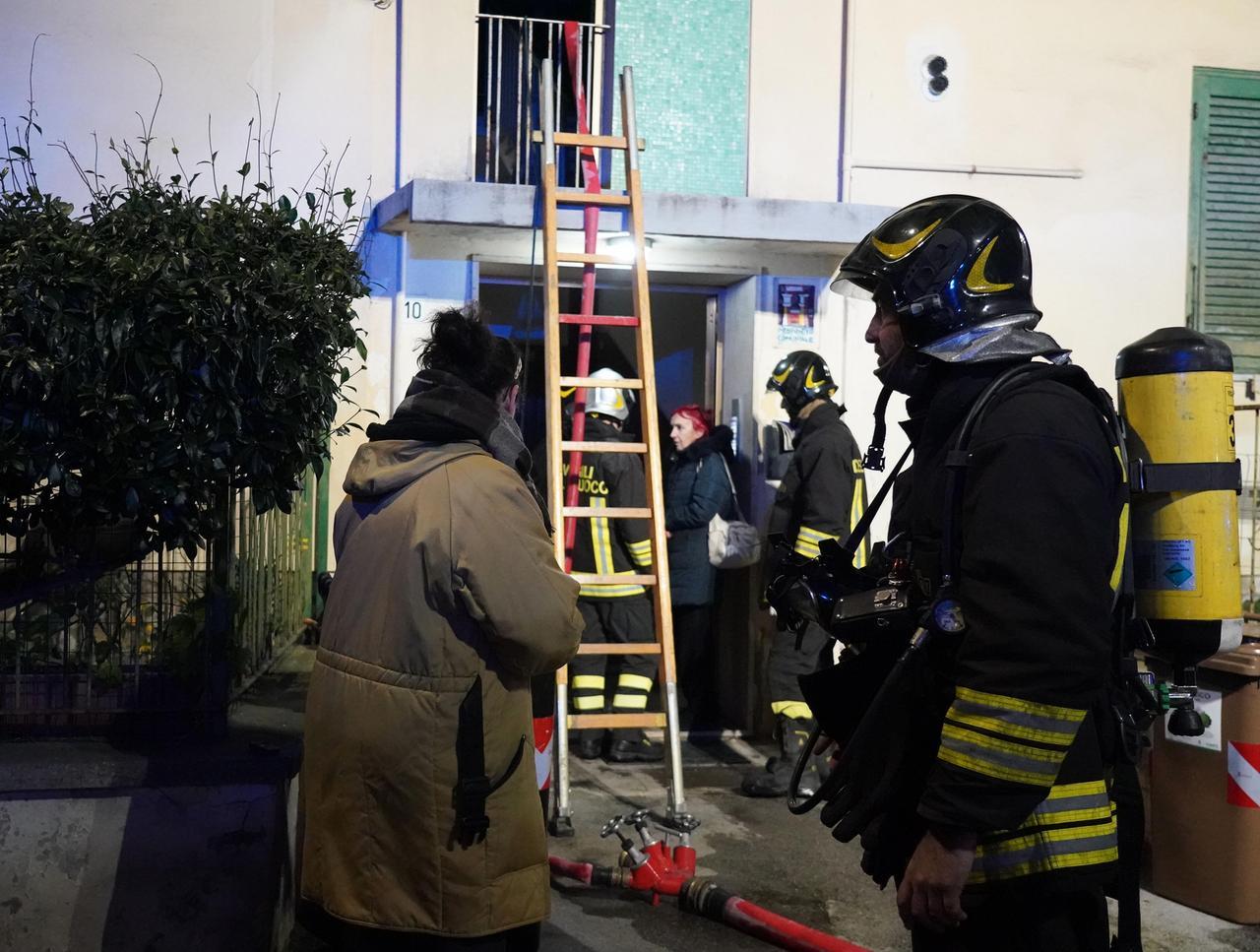 Livorno, palazzina in fiamme: Isabella ha rivissuto la tragedia della morte di suo figlio