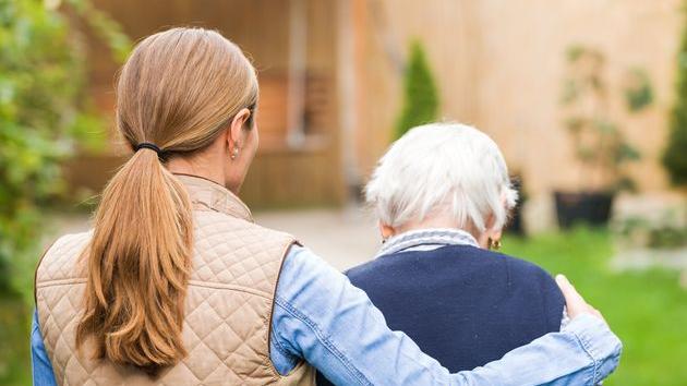 Colf e badanti in nero: il 10% viene assunto in modo irregolare