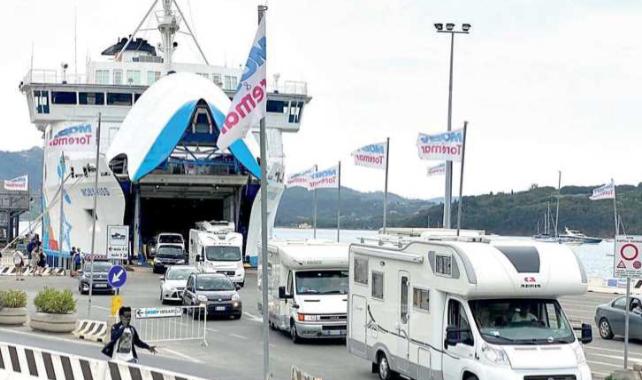 Elba, traghetti: le nuove agevolazioni solo con l’autocertificazione