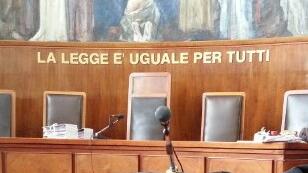Borgo a Mozzano, “imposero” la riparazione ai tecnici Enel: due indagati