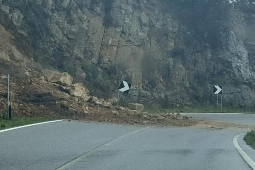 Frana sulla statale 427 della Gallura centrale: viabilità interrotta