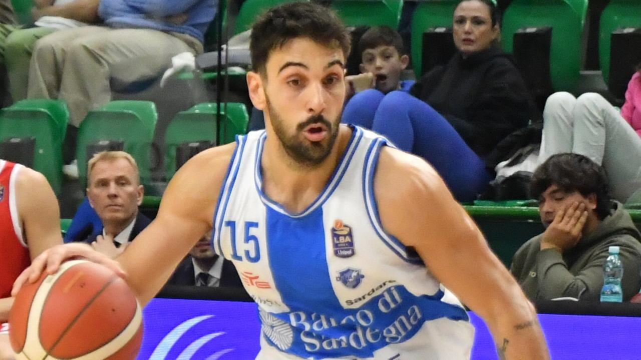La Dinamo perde nettamente a Napoli: 87-70