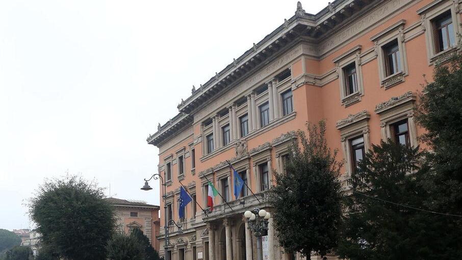 Riorganizzazione degli uffici in Comune a Montecatini. Fanucci: «Svilite le competenze interne»