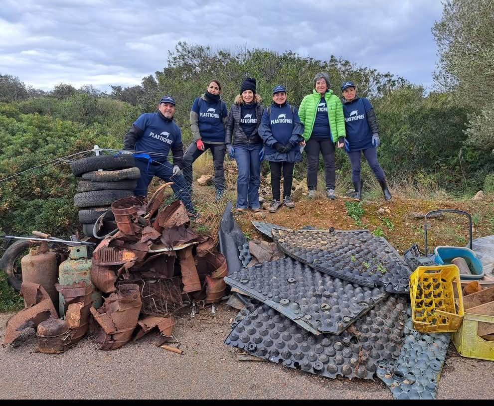 Stintino, raccolte 3 tonnellate di rifiuti in una giornata ecologica