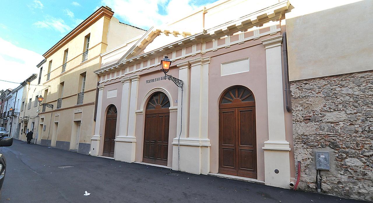 
	Il teatro San Martino

