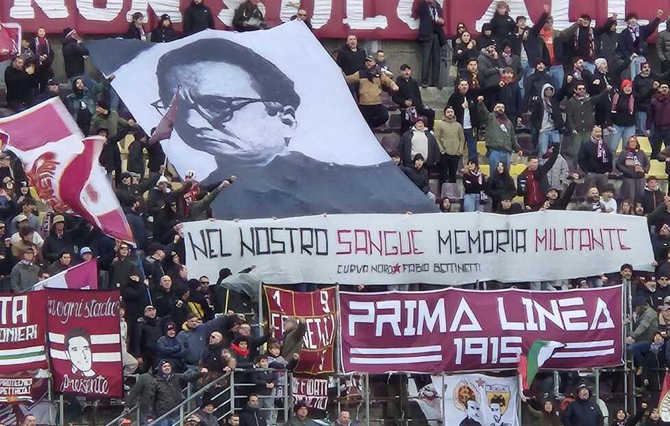 
	La Curva Nord con lo striscione dedicato a Ilio Barontini

