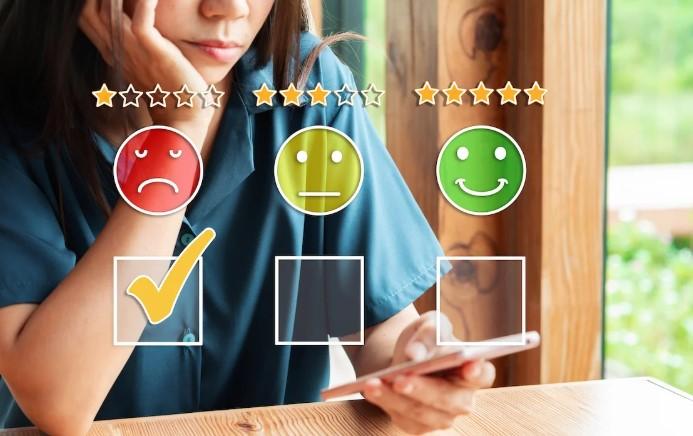 Recensioni false di hotel e ristoranti sul web: arriva una legge per contrastarle