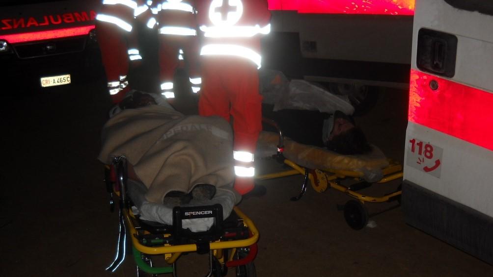 Con la moto contro un’auto, portapizze in gravi condizioni