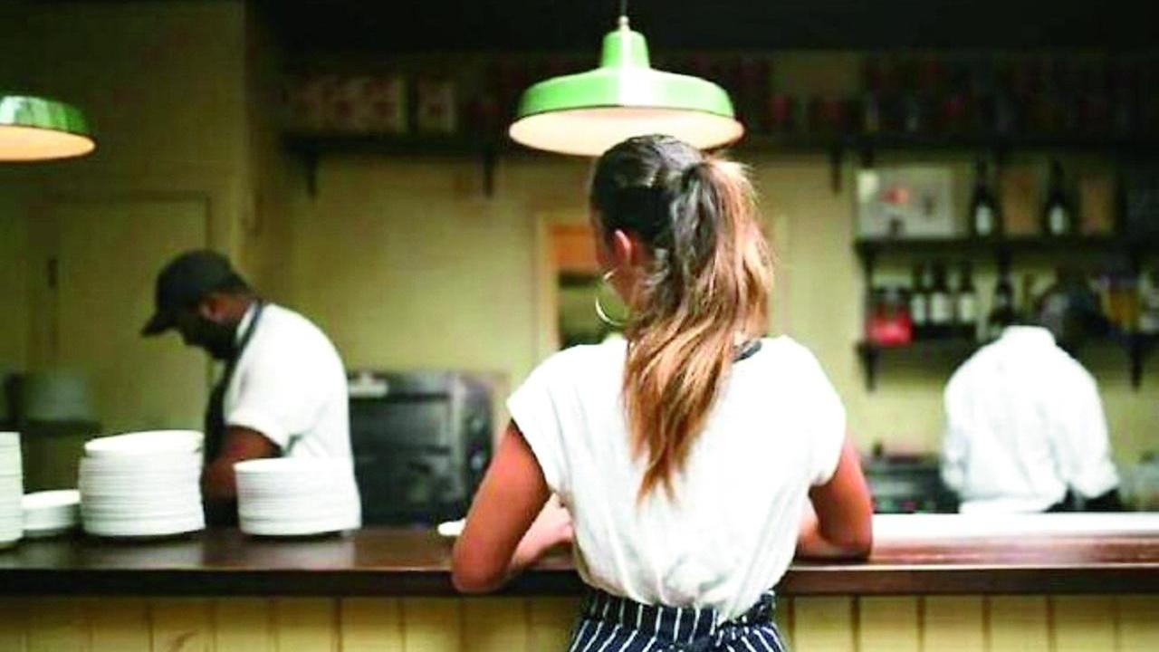 Livorno, si cercano almeno 400 stagionali: mancano in particolare alcune figure