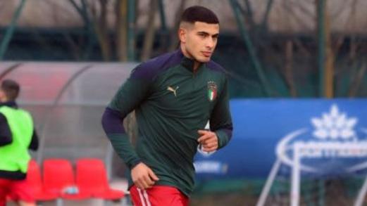 Tira un pugno all’avversario e gli spacca la mandibola. Espulso, si difende: «Per tutta la gara offese razziste»