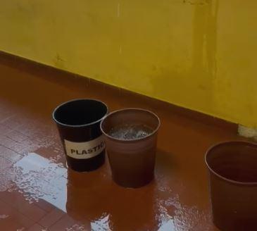 All’istituto superiore Secchi piove dentro. «Abbiamo chiesto a Iren di intervenire con urgenza»