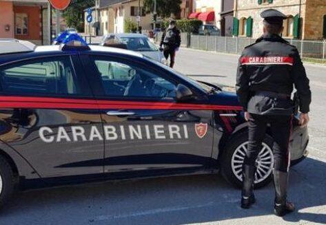 Prato, madre di 52 anni e il figlio picchiati per un incidente: il racconto choc