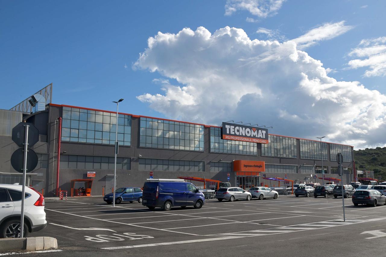 La battaglia del bricolage: Tecnomat può restare aperto