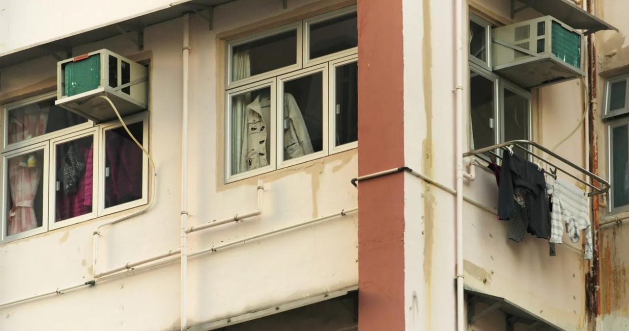 Un bambino sardo su tre vive in una casa con umidità o senza riscaldamento: tutti i dati