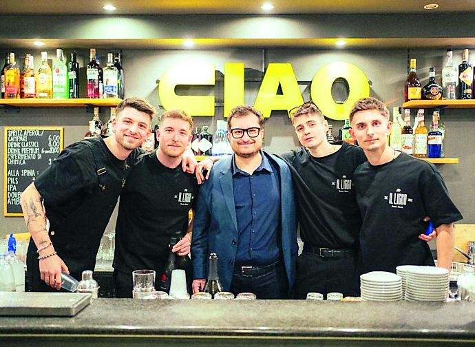 A Sesso il bar che evoca i tempi del liceo: è l’avventura di quattro under 30