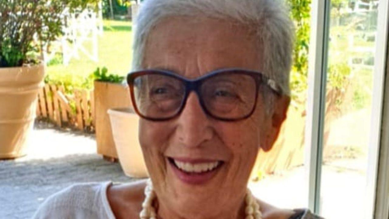 Carrara, i vicini la chiamano ma lei non risponde: se ne va all’improvviso nota maestra