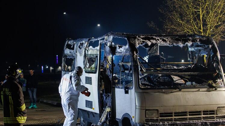 Morti nel rogo del camper a Ferrara, proposte nuove indagini