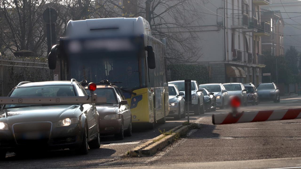 A Modena si perdono quaranta ore in coda all'anno