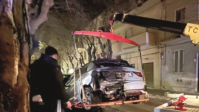 Alghero, a fuoco al centro l’Audi di un giovane imprenditore