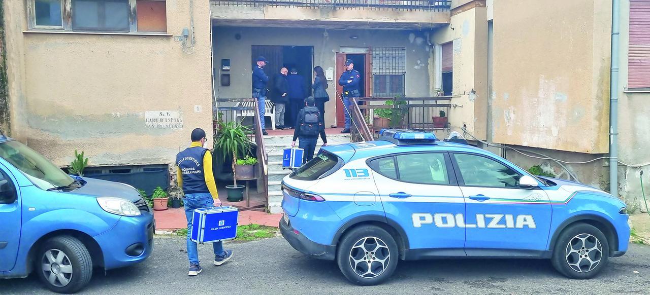 Il racconto dell’uomo che ha accoltellato la moglie del nipote: «È caduta sulla lama»