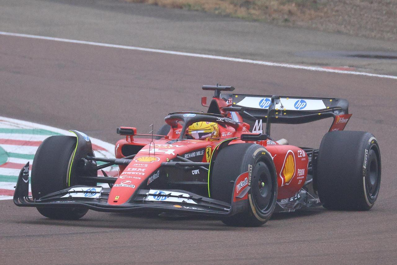 
	Hamilton in pista a Fiorano (foto Filippo Cilia)

