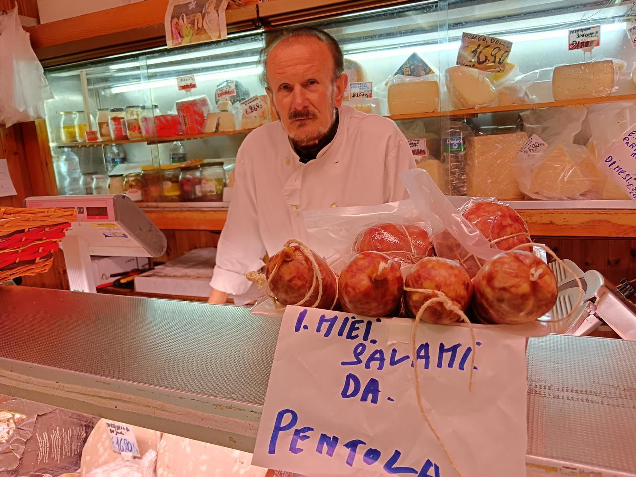 Buon compleanno James: oltre mezzo secolo in bottega a Ferrara