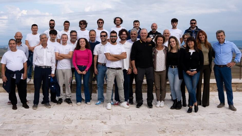 Il team che compone la Nuova Tuccoli di Collesalvetti