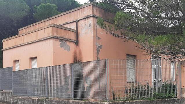Livorno, lo spreco della palazzina di via Curiel: la proprietà è pubblica ma nessuno la reclama<br type="_moz" />