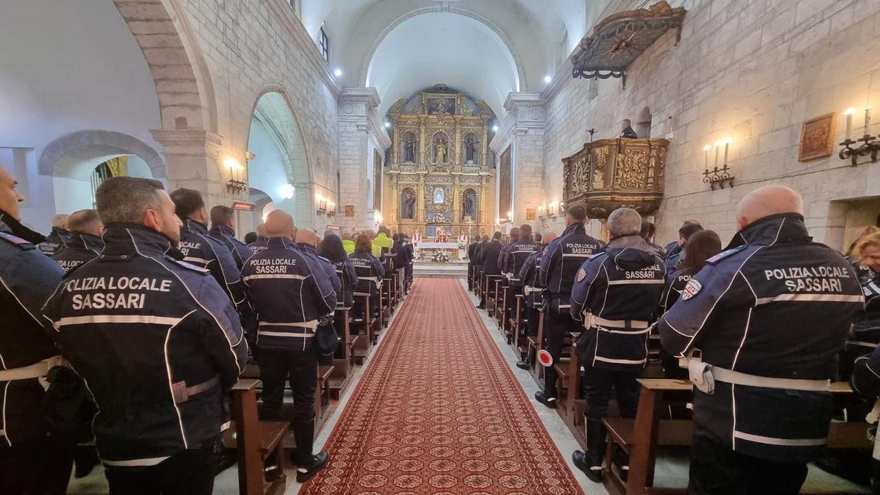 Un momento della messa a San Pietro in Silki (foto Mauro Chessa)