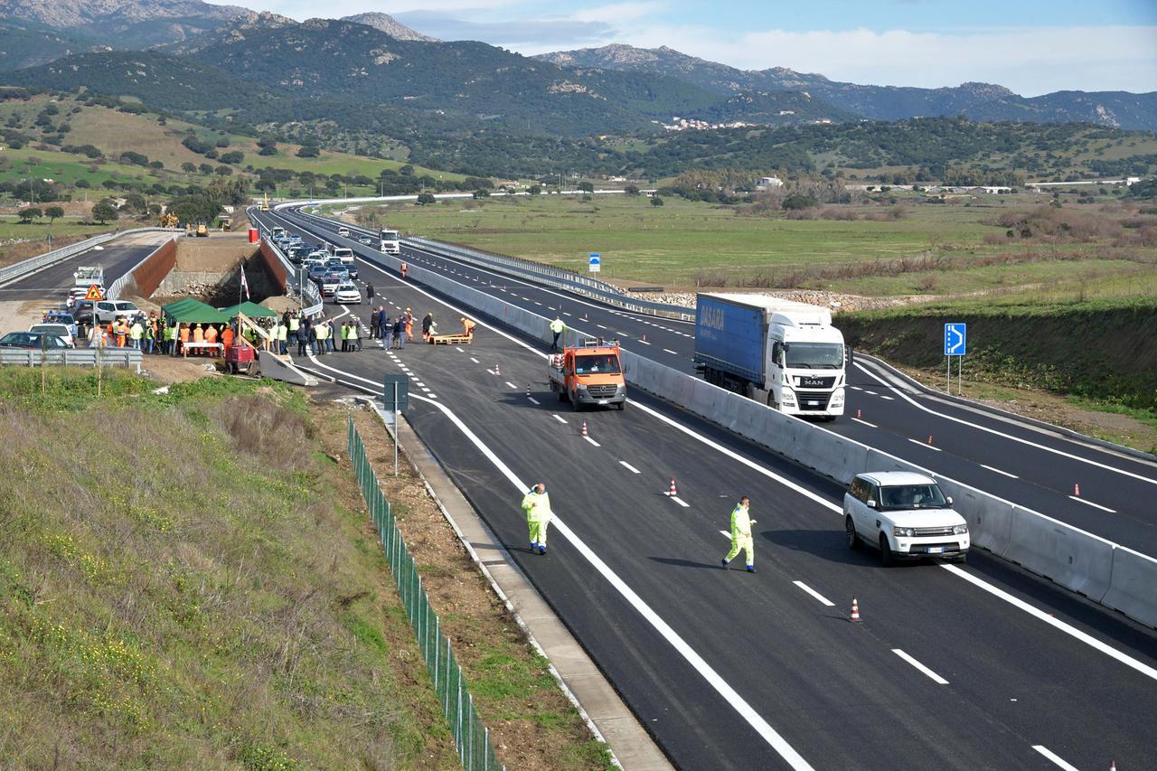 
	Strada Sassari-Olbia <em>(foto Vanna Sanna)</em>

