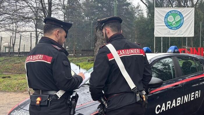 Altopascio, filmato mentre ruba su auto e minivan<br>