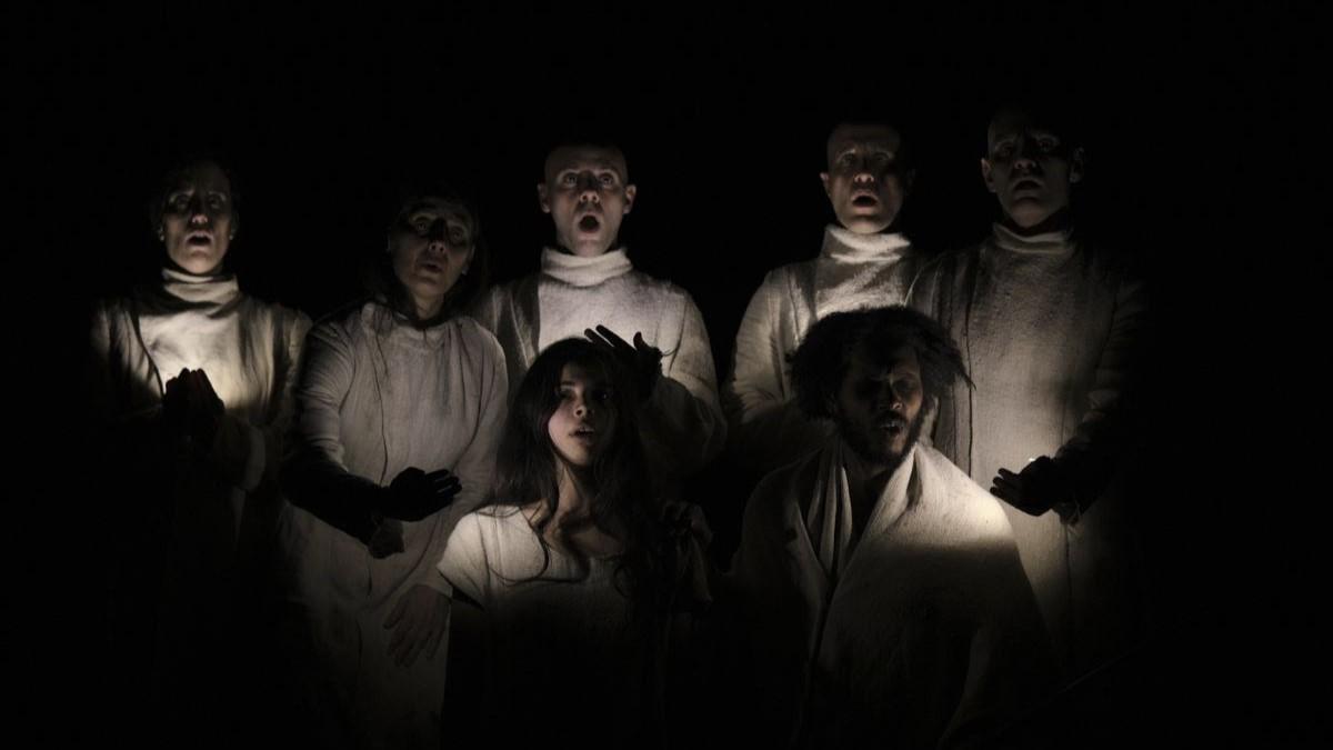 “Tragùdia” di Alessandro Serra: in scena la sacralità della tragedia di Edipo