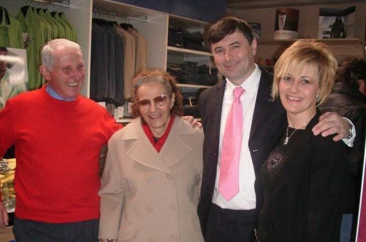 
	Barbara Pollastri con il marito Mauro e i genitori Emilio e Ivanna

