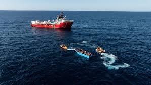 Migranti, donne e bambini della Ocean Viking sbarcheranno a Olbia