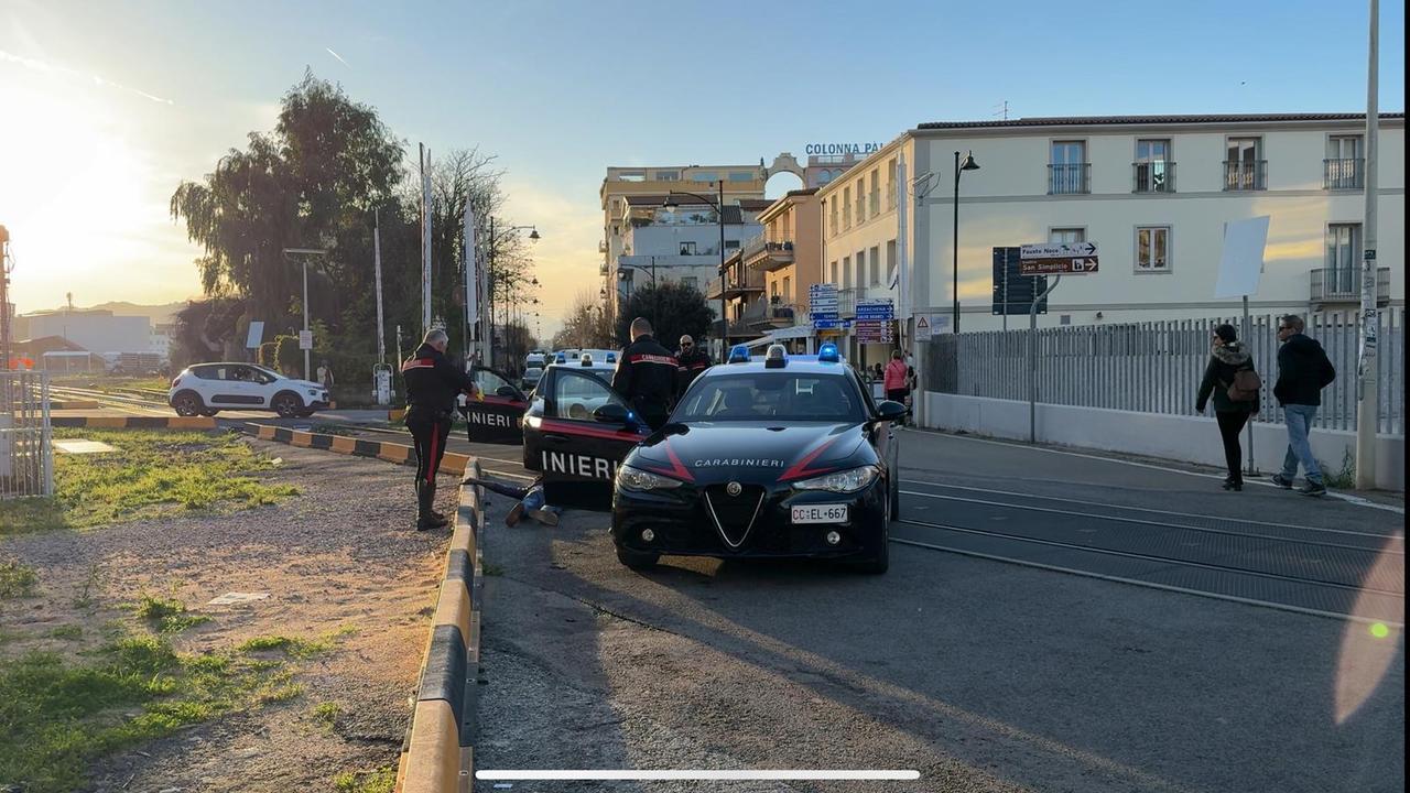 Minorenne aggredito e colpito alla testa in centro a Olbia