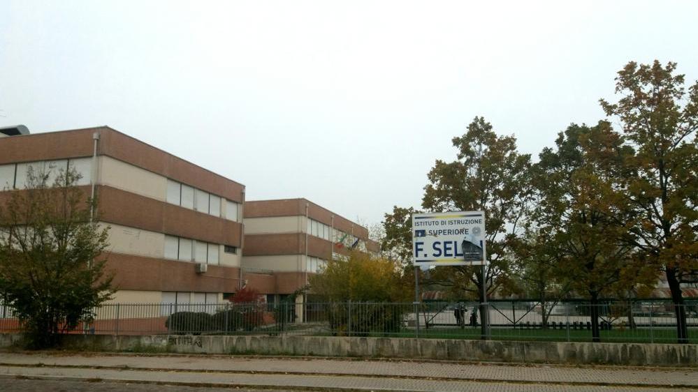 Il giovane è stato aggredito al Polo Leonardo