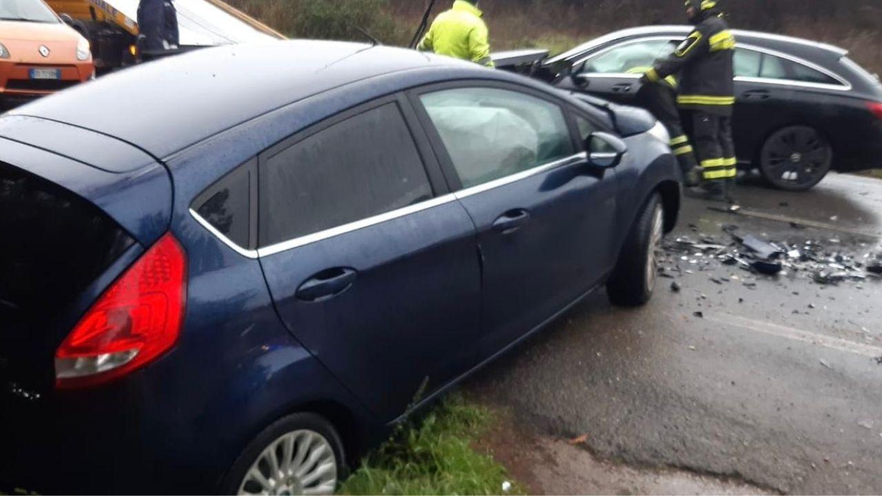 Lo scontro sulla rampa di accesso alla Fi-Pi-Li (Foto: Vigili del fuoco)