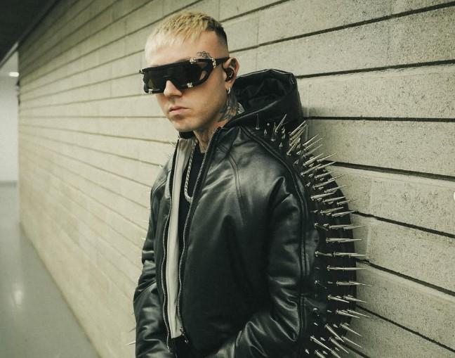 
	Lazza (@thelazzinho)

